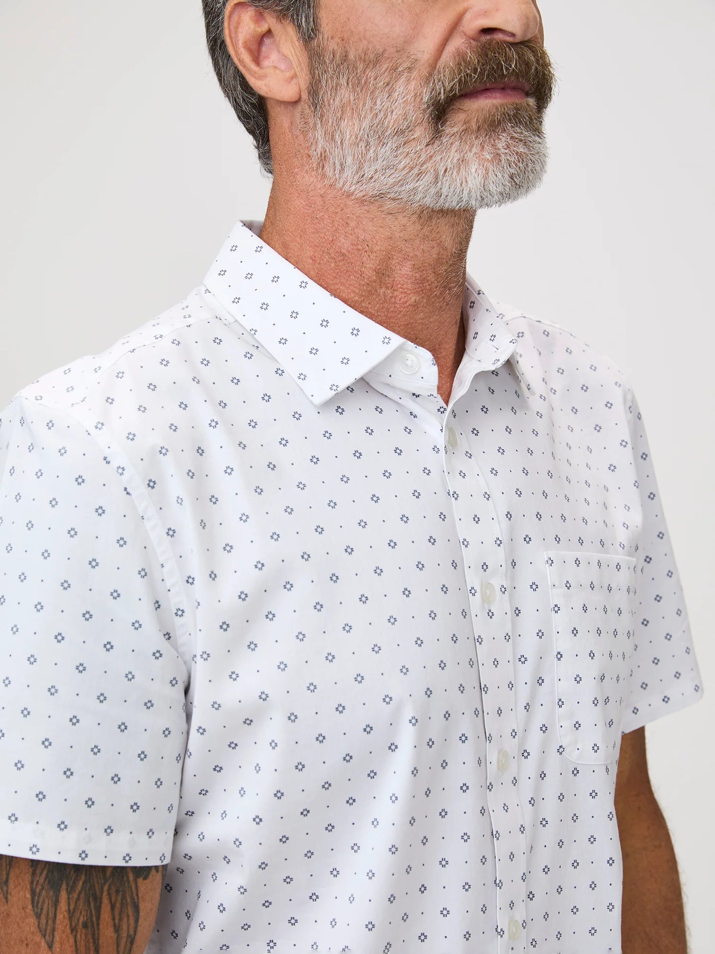 T-Shirt Plus White Print All Day Short Sleeve Shirt