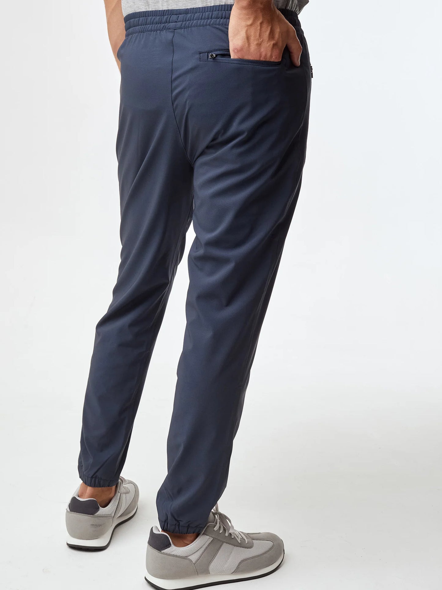 T-Shirt Plus Navy Performance Jogger – Moisture-Wicking Activewear