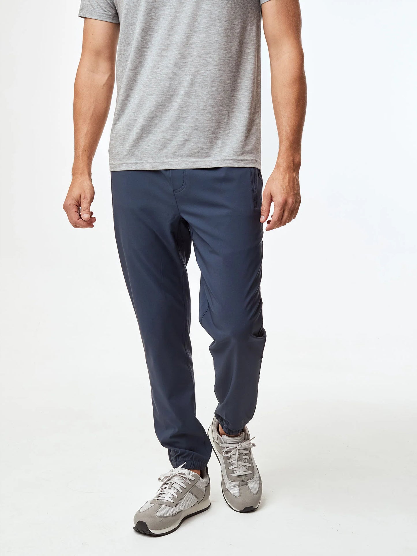 T-Shirt Plus Navy Performance Jogger – Moisture-Wicking Activewear